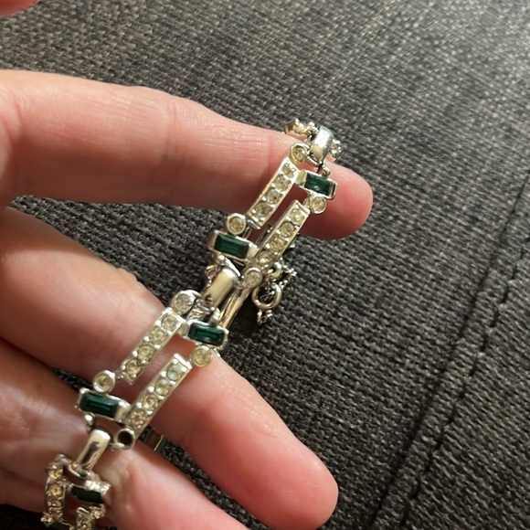 Vintage Sarah Coventry Emerald Ice Bracelet & Earrings Jewelry Set - Picture 6 of 16